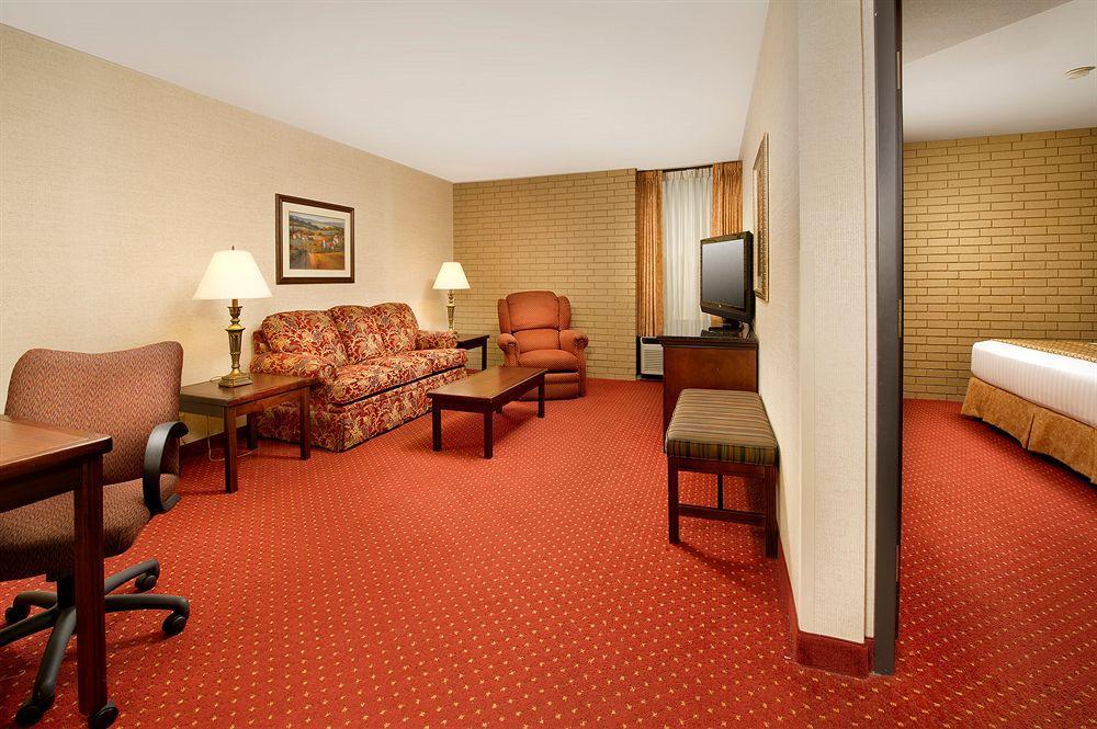 Drury Inn & Suites Charlotte University Place מראה חיצוני תמונה