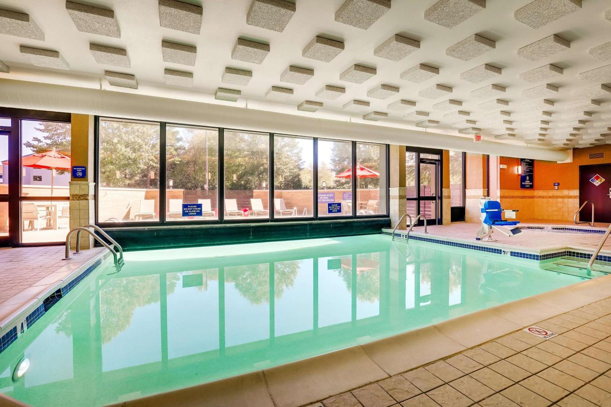 Drury Inn & Suites Charlotte University Place מראה חיצוני תמונה