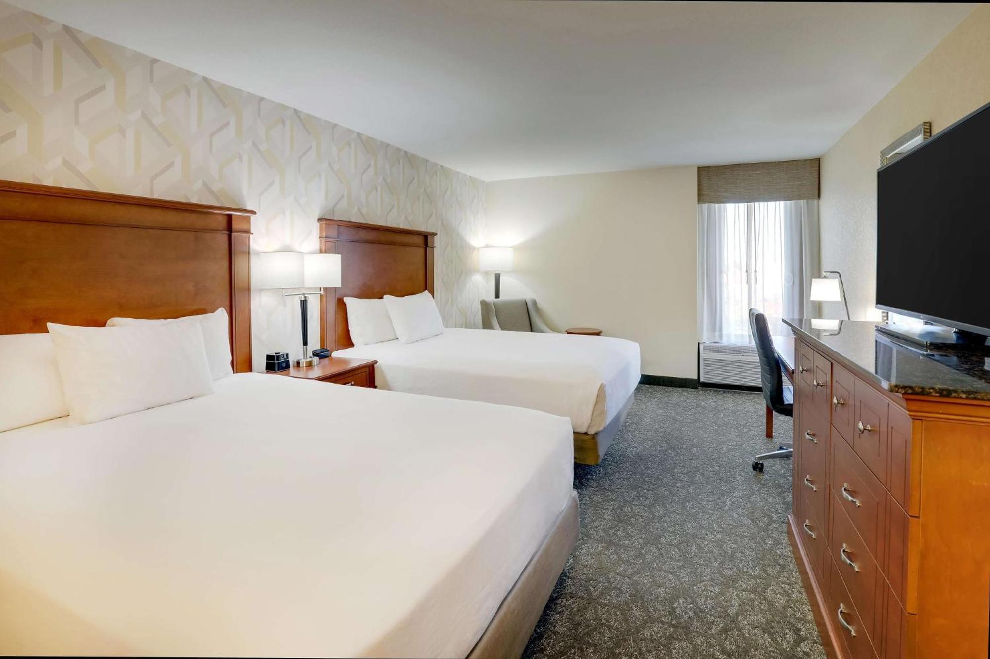 Drury Inn & Suites Charlotte University Place מראה חיצוני תמונה