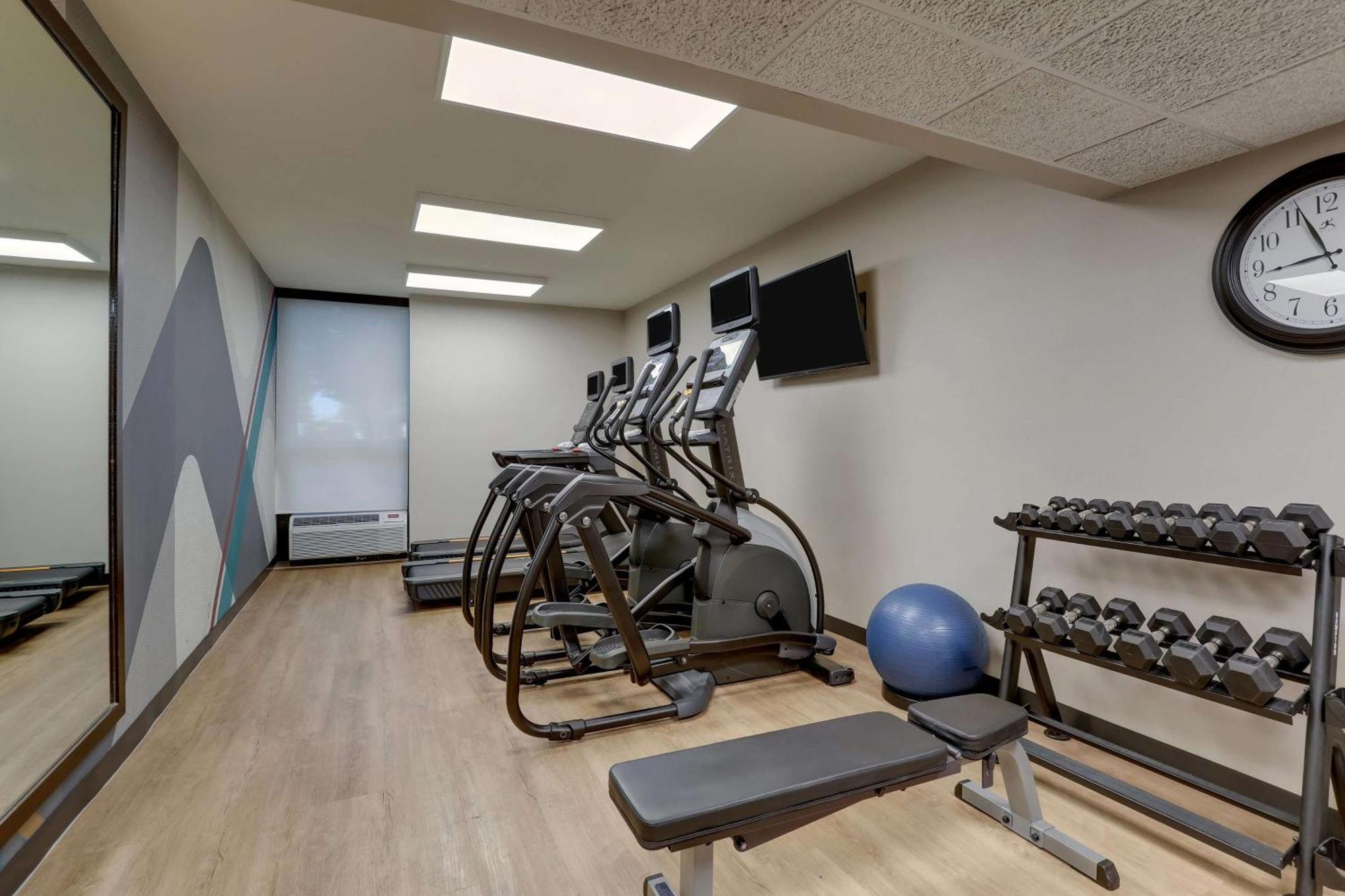 Drury Inn & Suites Charlotte University Place מראה חיצוני תמונה
