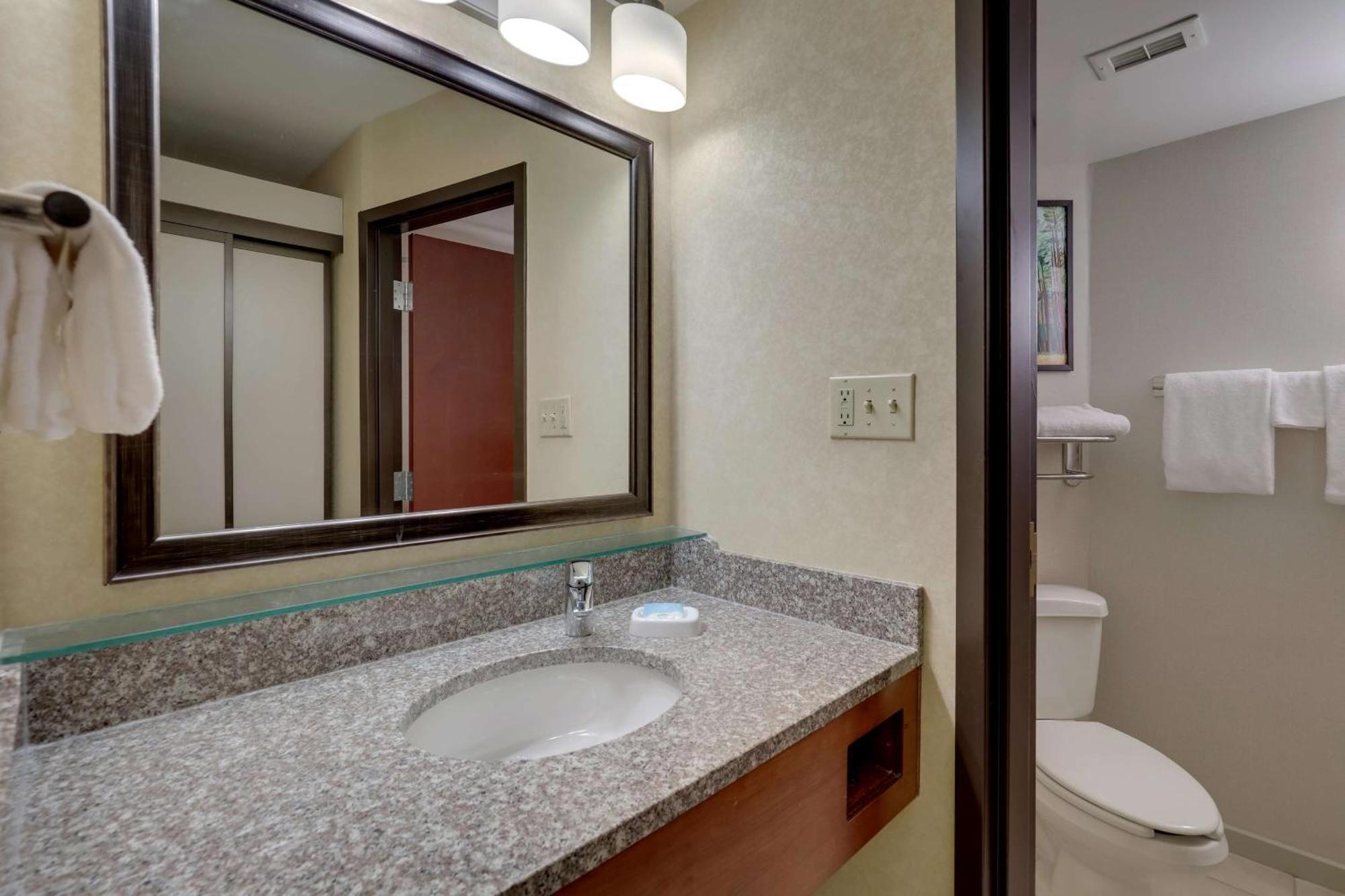 Drury Inn & Suites Charlotte University Place מראה חיצוני תמונה