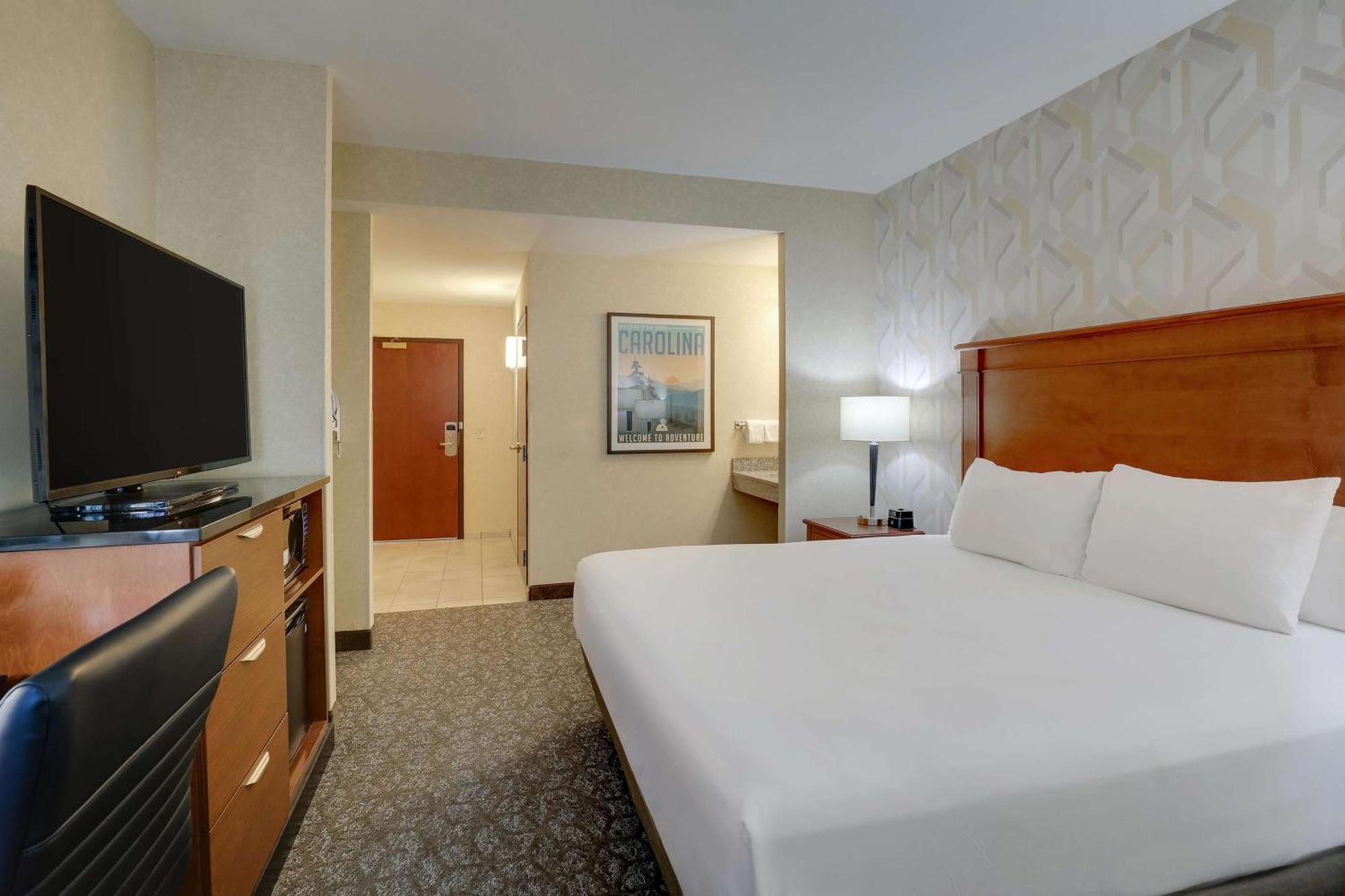 Drury Inn & Suites Charlotte University Place מראה חיצוני תמונה