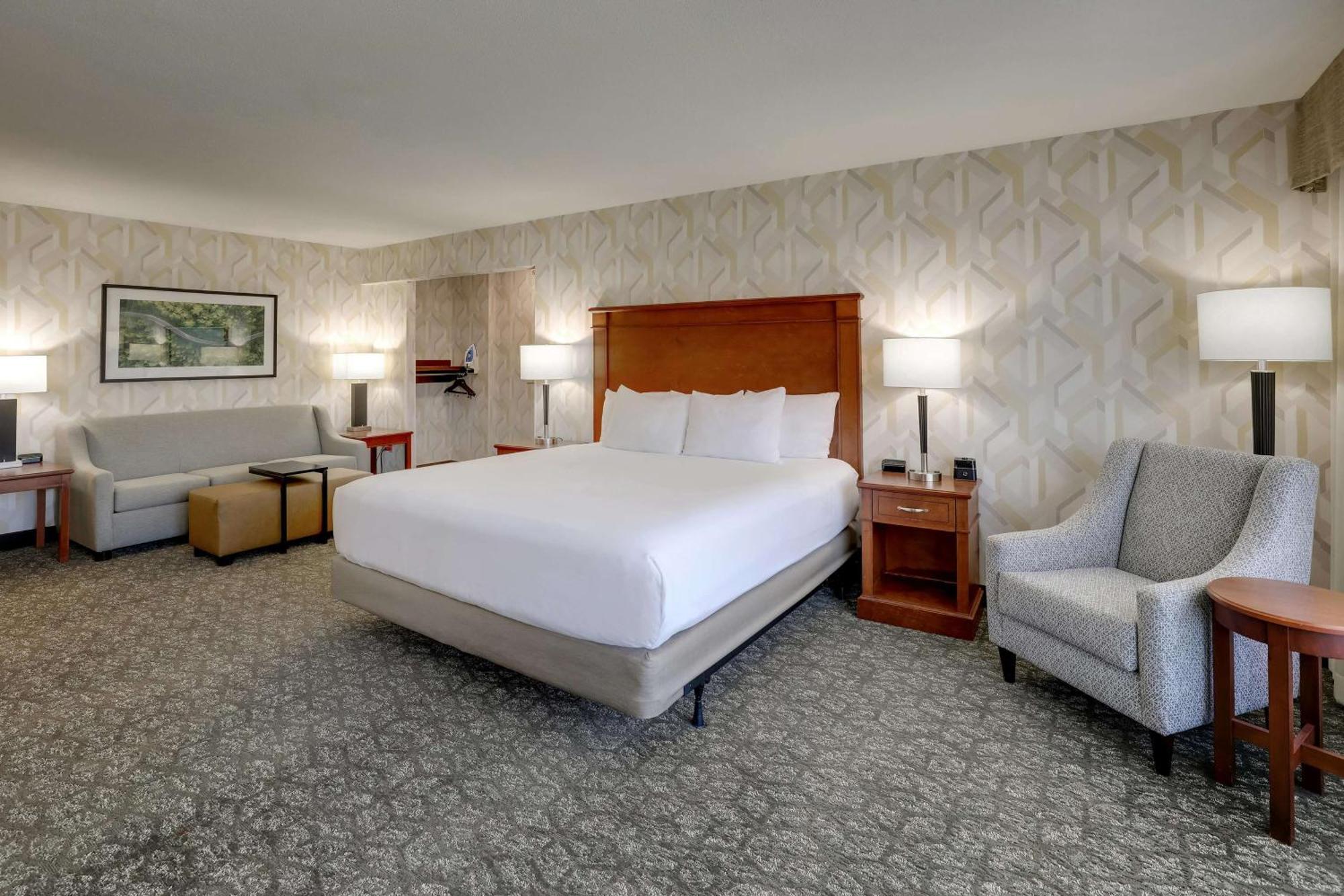 Drury Inn & Suites Charlotte University Place מראה חיצוני תמונה
