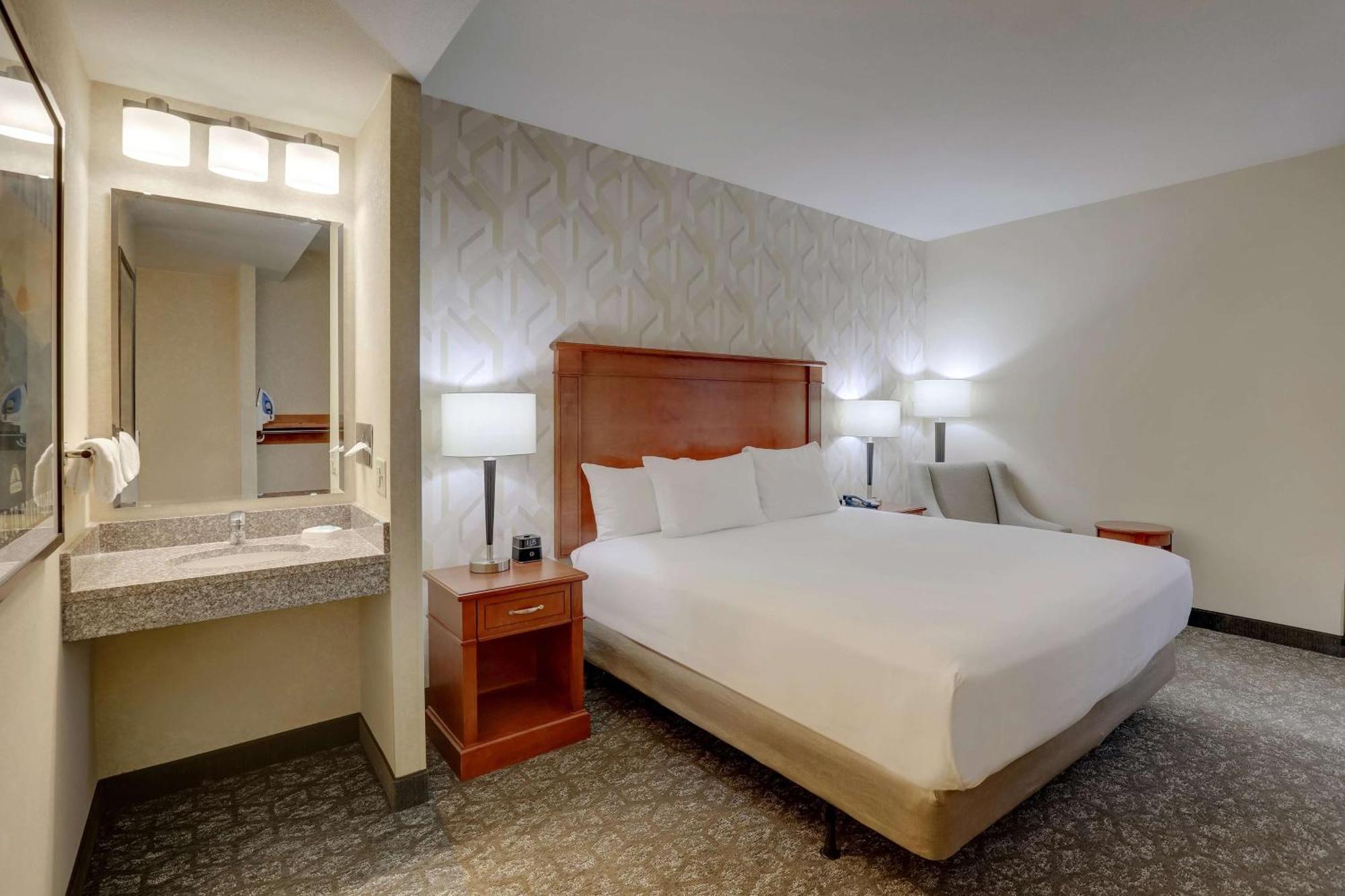 Drury Inn & Suites Charlotte University Place מראה חיצוני תמונה