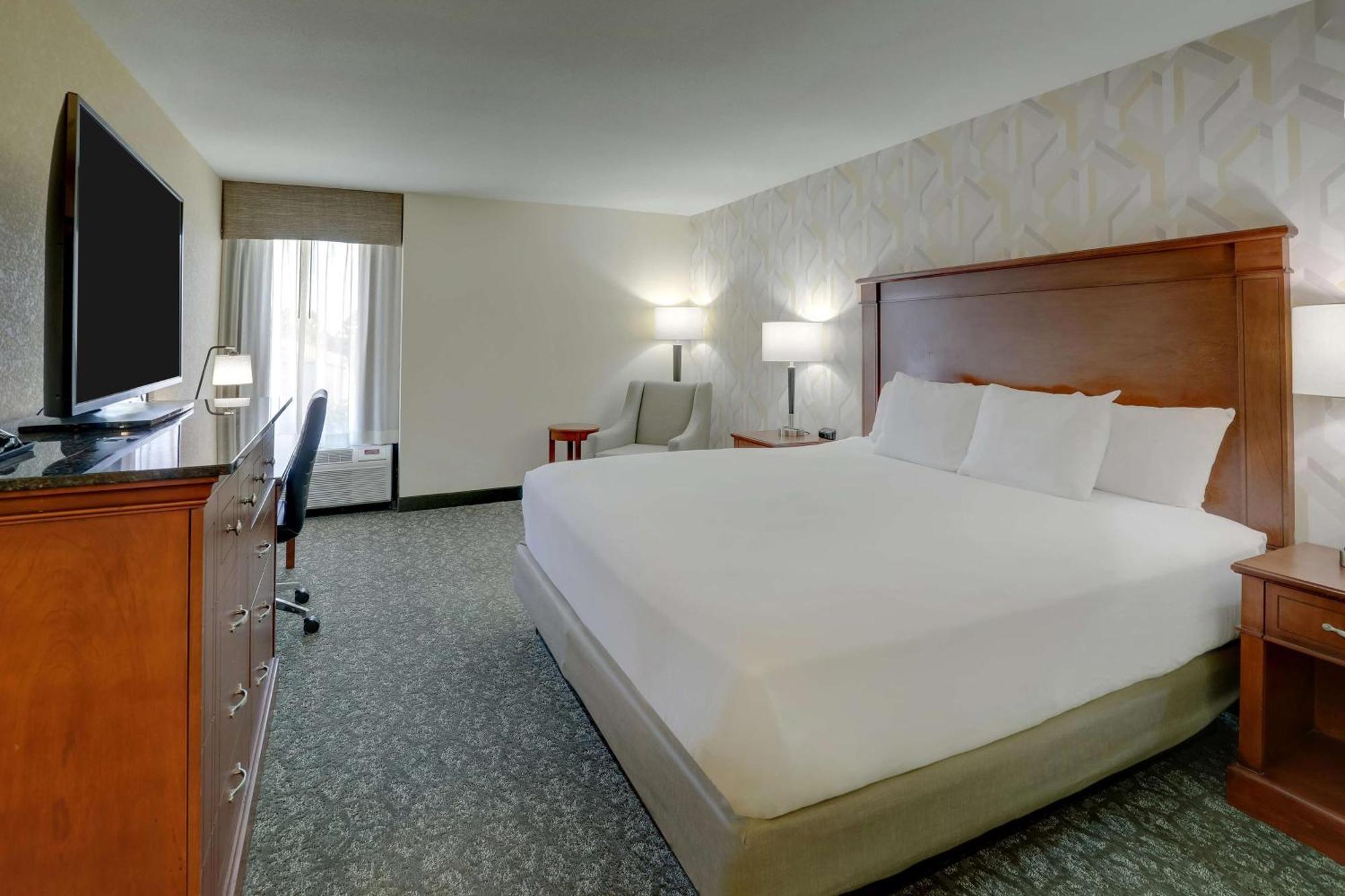 Drury Inn & Suites Charlotte University Place מראה חיצוני תמונה