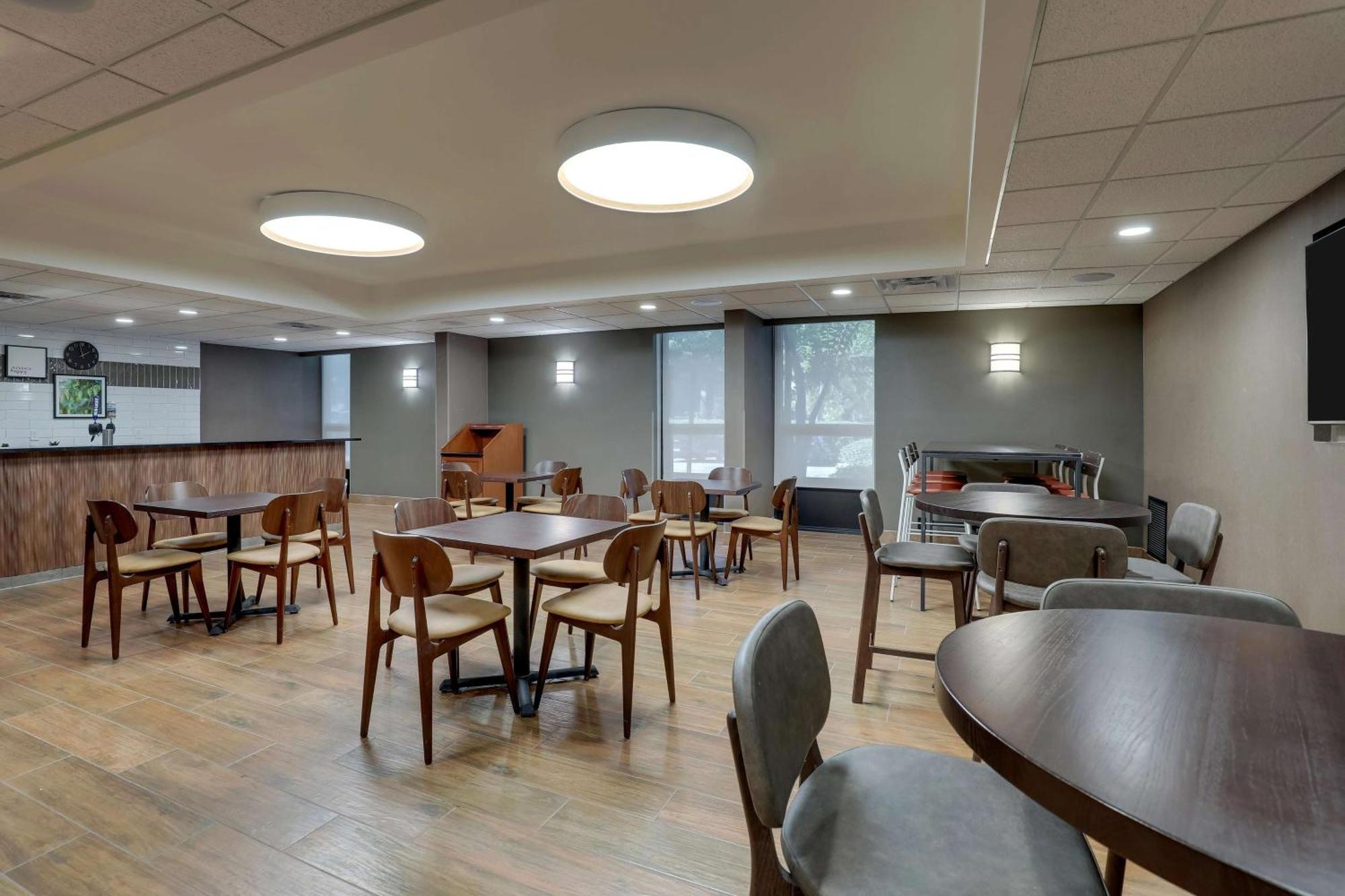 Drury Inn & Suites Charlotte University Place מראה חיצוני תמונה
