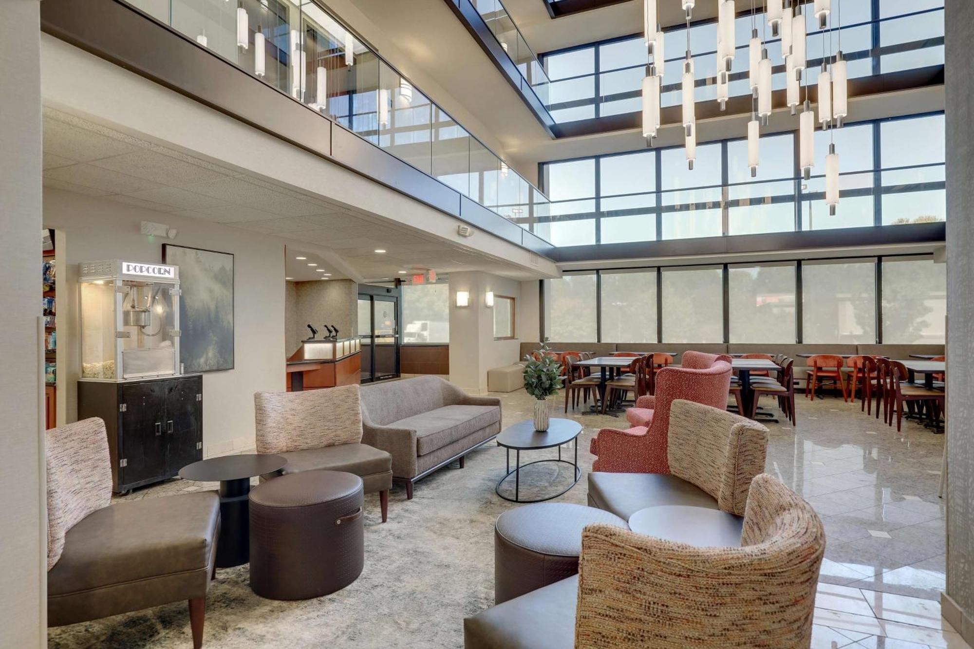 Drury Inn & Suites Charlotte University Place מראה חיצוני תמונה