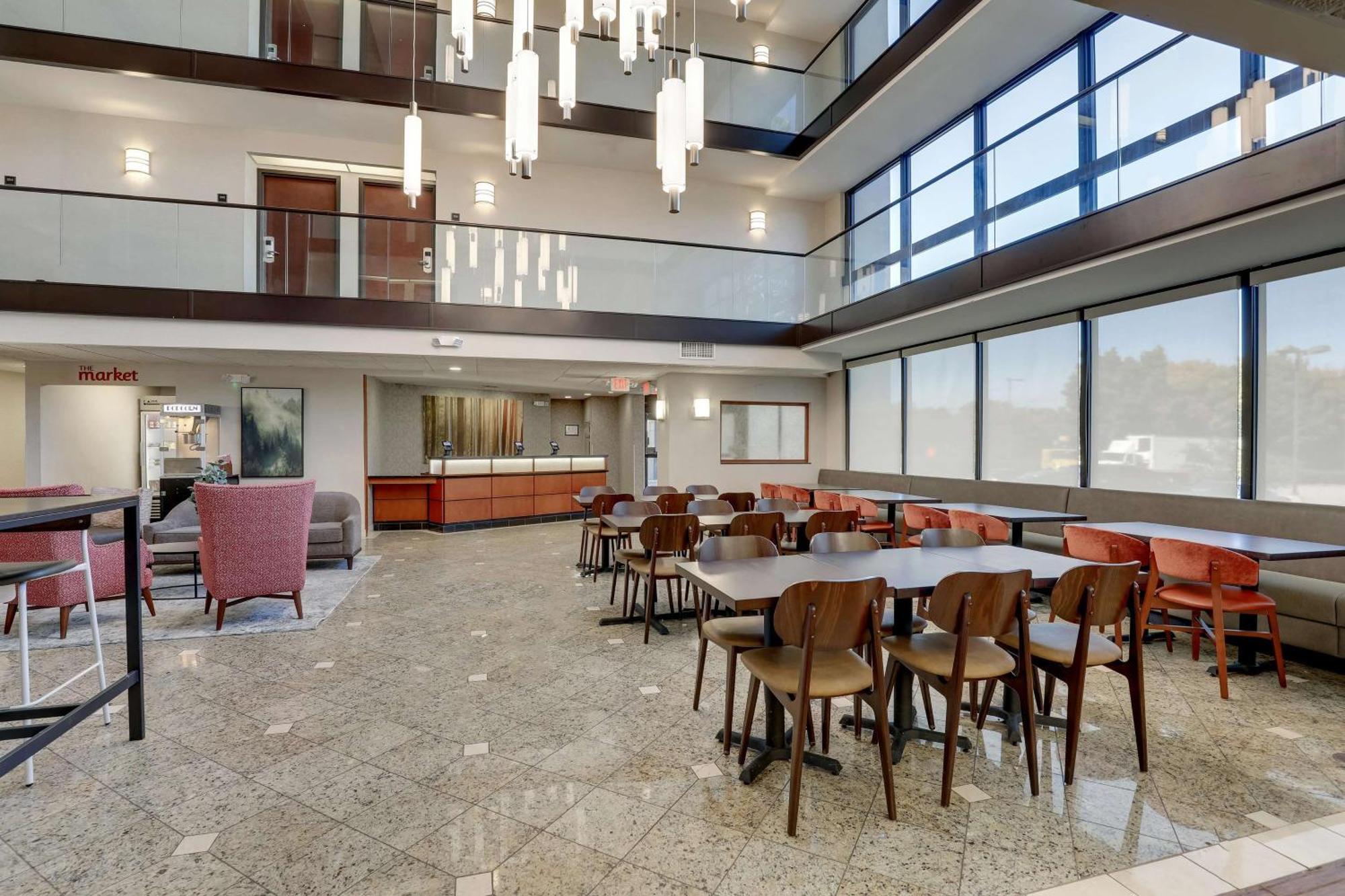 Drury Inn & Suites Charlotte University Place מראה חיצוני תמונה